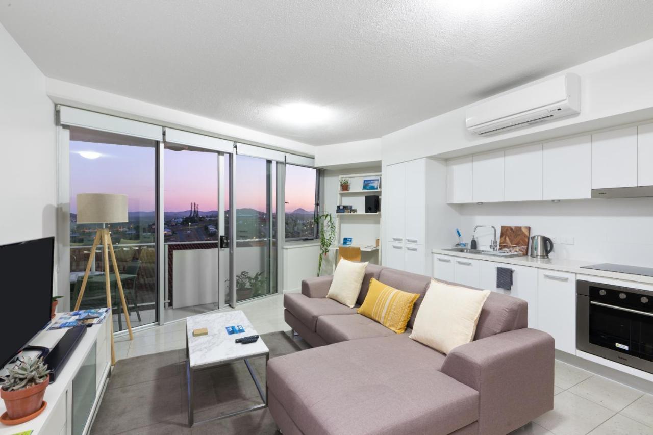 Ocean Views Apartment เยพพูน ภายนอก รูปภาพ