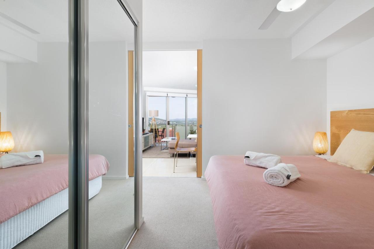 Ocean Views Apartment เยพพูน ภายนอก รูปภาพ