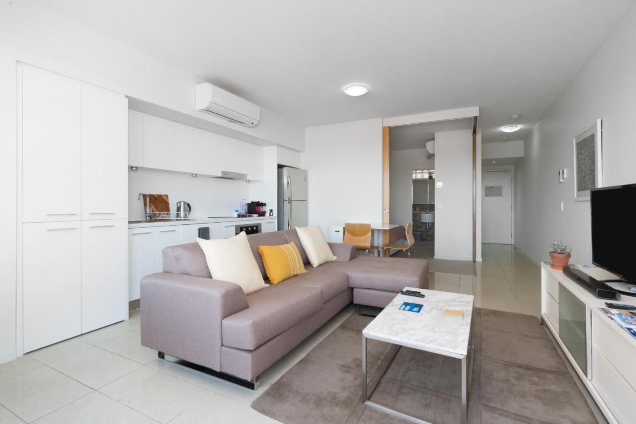 Ocean Views Apartment เยพพูน ภายนอก รูปภาพ