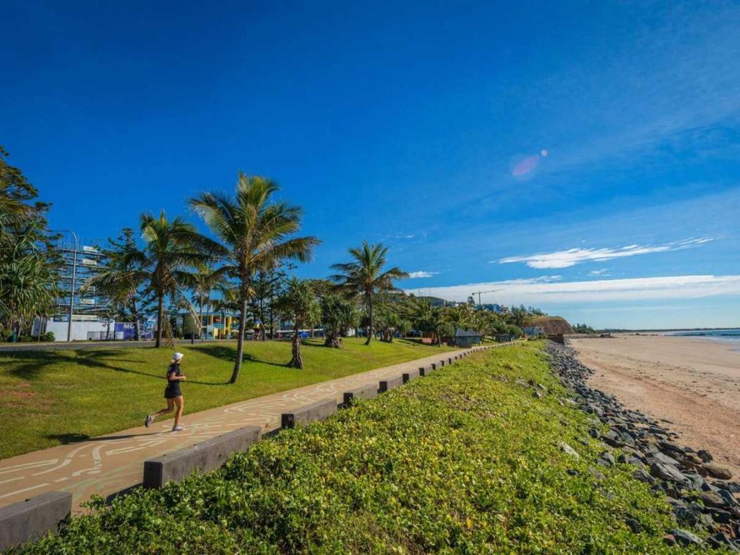 Ocean Views Apartment เยพพูน ภายนอก รูปภาพ